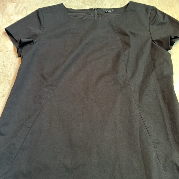 Great condition Theory black dress - Picture 4 of 7